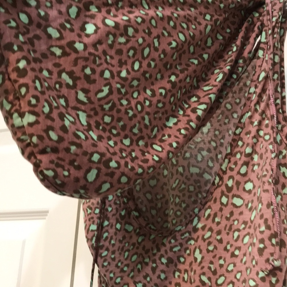 NWT hooded sleeveless printed tank top - Picture 4 of 5